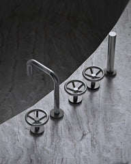 Brooklyn Deck Mounted 5-hole Bath Set with Handshower in Pewter